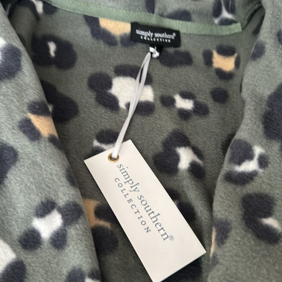 Vest or shacket - Picture 3 of 4